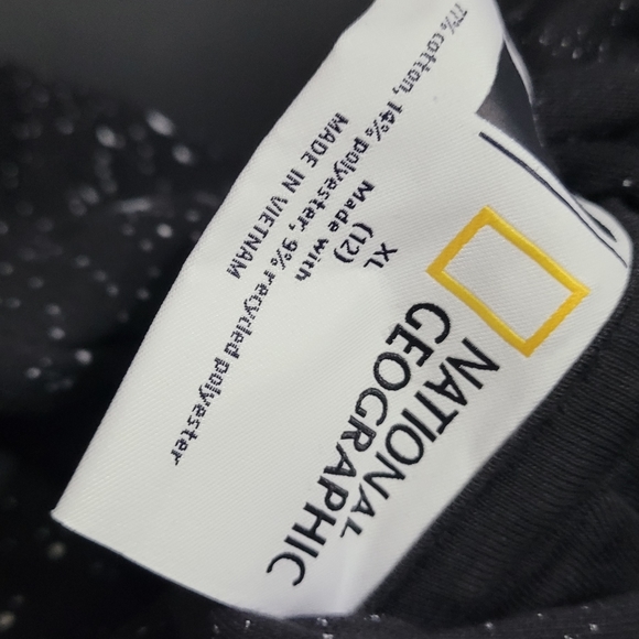 National Geographic Sweater - Picture 8 of 11